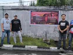 Satreskrim Polres Simeulue Pasang Baliho, Tegaskan Imbauan Penertiban BBM Bersubsidi