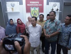 Amiruddin Terima Donasi dari Disdikbud untuk Palestina