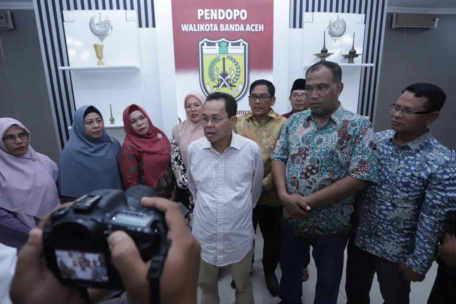 Terima Donasi dari Disdikbud untuk Palestina