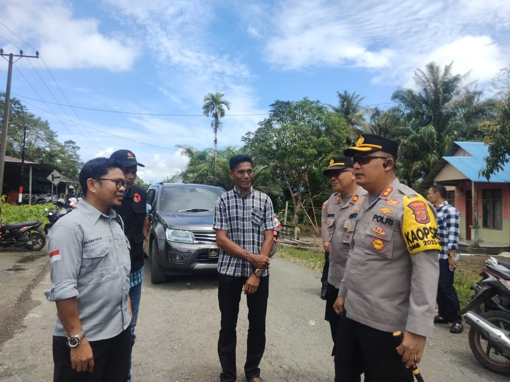 Tinjau PSU, Kapolres Simeulue Minta Petugas TPS Bekerja Ikhlas dan Tidak Memihak 1 kapolres-simeulue