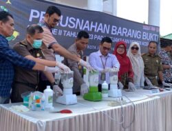 Kejari Aceh Besar Musnahkan 107 Barang Bukti