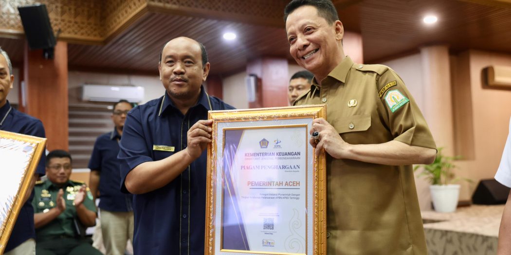Pemerintah Aceh Terima Penghargaan Kinerja Positif Pelaksanaan APBA 2023 1 kinerja-positif-pelaksanaan-apba-2023