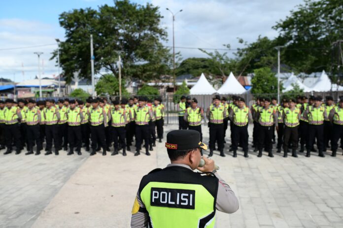 personil gabungan amankan penutupan pka 8