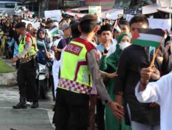Personel Polres Simeulue Amankan Pawai Bela Palestina