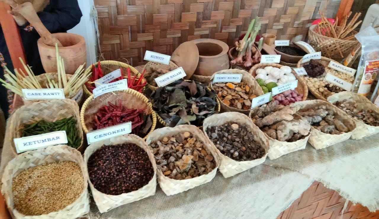 Pesona Ikon dan Rempah Kabupaten Simeulue Ditampilkan di PKA 8 5 rempah rempah kabupaten simeulue